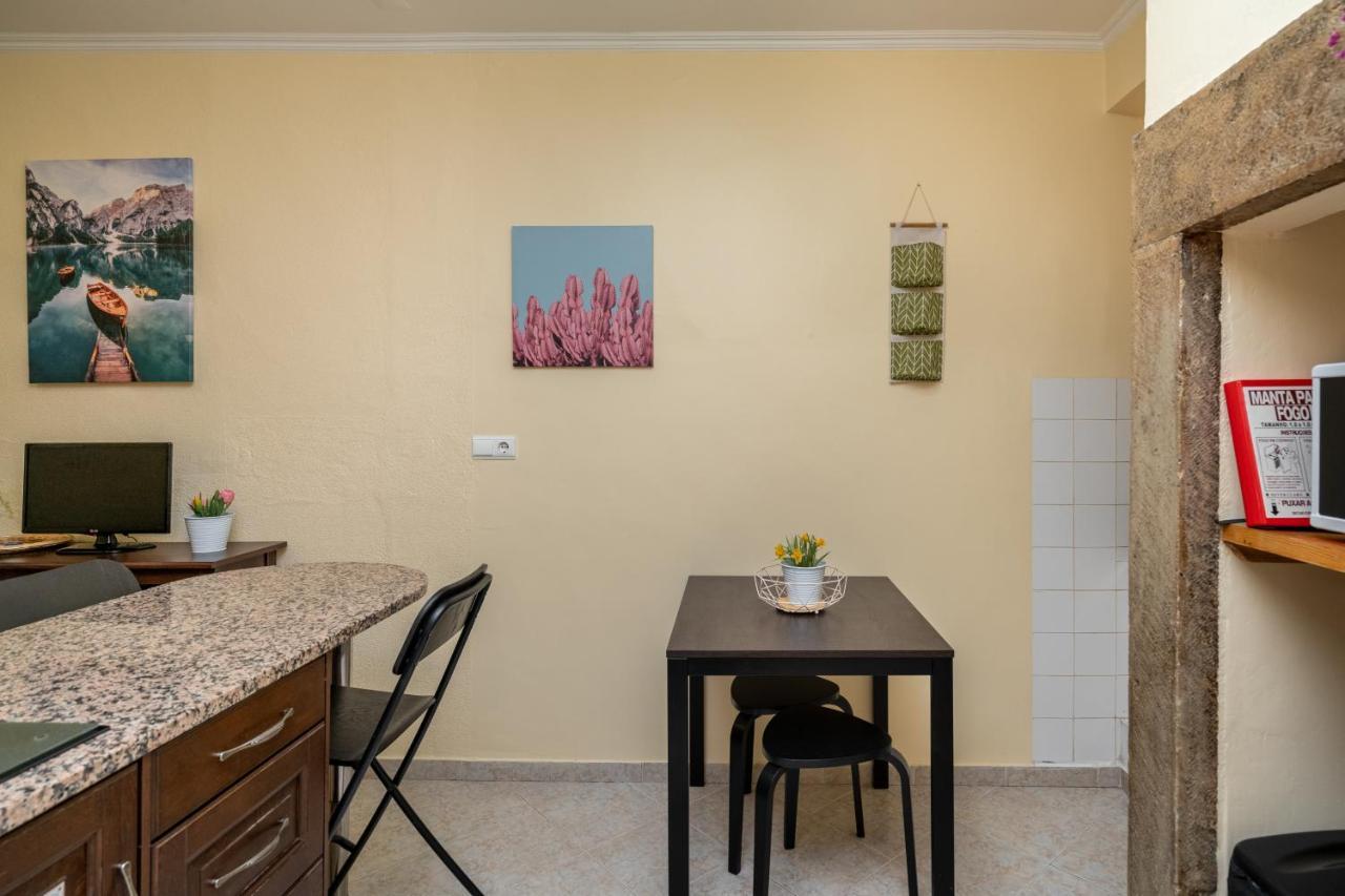 Cozy One Bedroom Apt In Historic Location - Carmo Lisbona Esterno foto