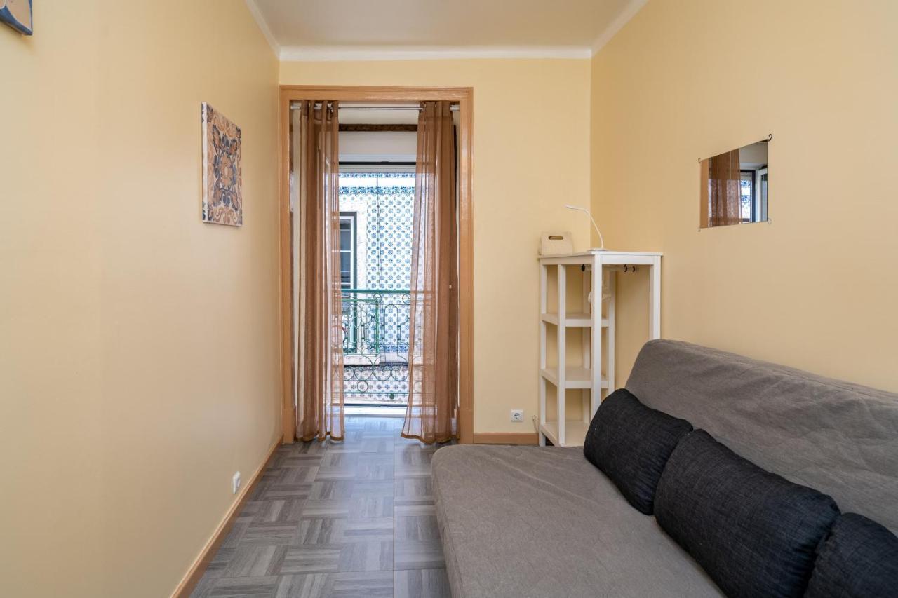 Cozy One Bedroom Apt In Historic Location - Carmo Lisbona Esterno foto