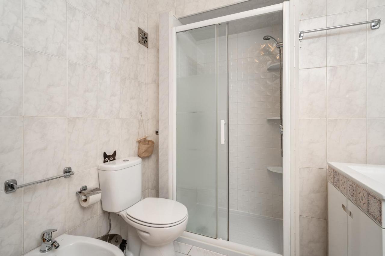 Cozy One Bedroom Apt In Historic Location - Carmo Lisbona Esterno foto